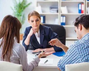 Family lawyer in Dubai advising on divorce cases